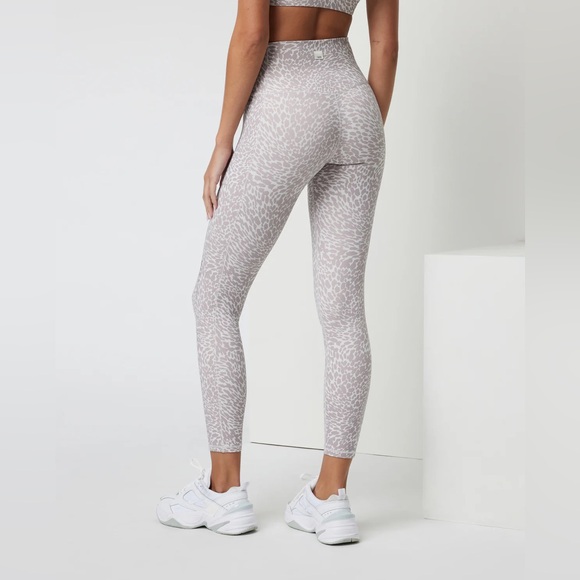 Vuori Studio Pocket Legging size XS - Picture 3 of 10